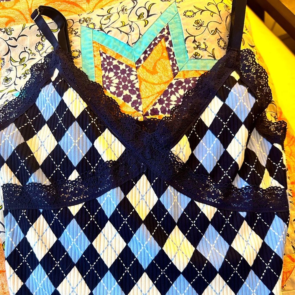 Extra small blue and white patterned tank top with lace detail
